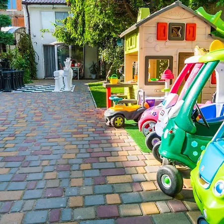 Konukevi Butterfly Wing Odessa