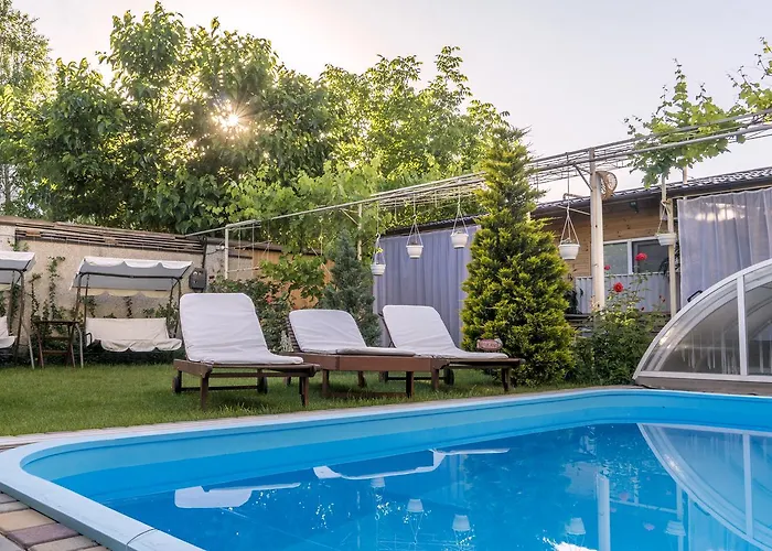 Butterfly Wing Konukevi