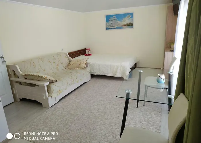 Konukevi Butterfly Wing